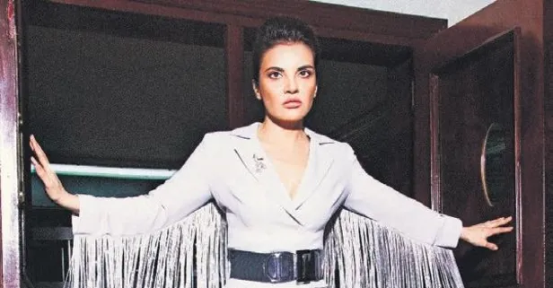 52 yaşındaki şarkıcı Göksel'in inanılmaz değişimi! "Evrime kafa attım"