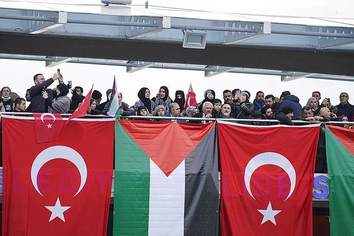 Filistin'e destek yürüyüşünden dönen vatandaşı "sen Arap sevicisin" diyerek yumrukladı! Provokatör tutuklandı-11