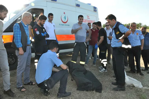Serinlemek için girdiği gölette boğuldu-1