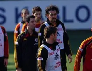 Galatasaray'da 15 Futbolcu Yolcu