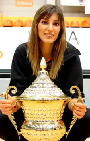 Eski voleybolcu Neslihan Demir Güler'in Tenerife ve Aziz Yıldırım itirafı!