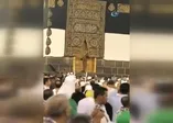 Kabe'de akılalmaz olay! Polis müdahale etti!