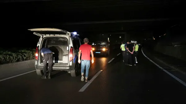 1660713801515.jpg Bursa'da korkunç olay! Motosikletten düştüler üzerlerinden araç geçti-4