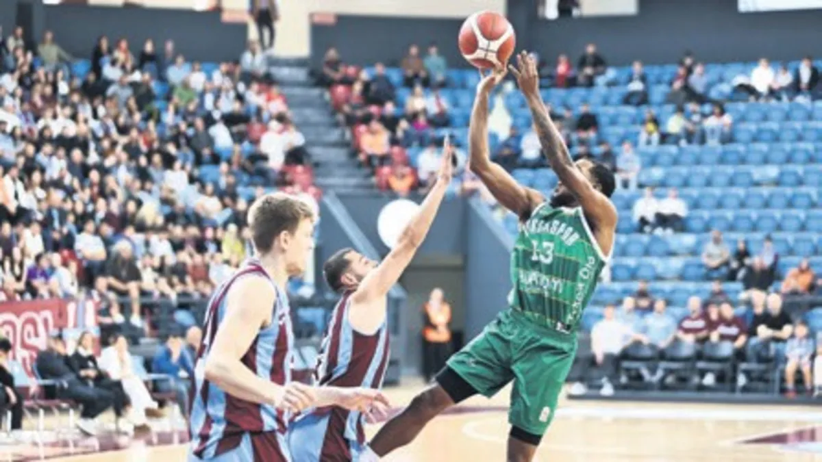 Bursaspor Trabzonspor’u parkede yıktı