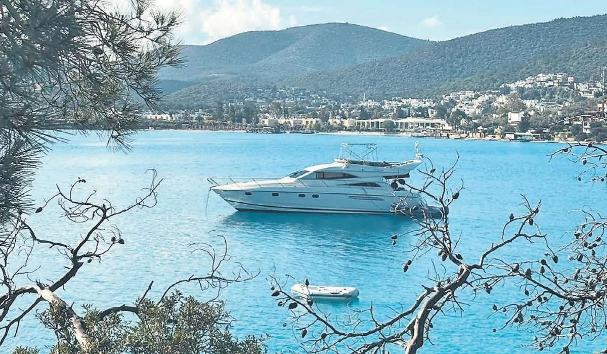 besiktasli-yildizlarin-bodrum-tatili-olay-oldu-18-bin-liralik-hesabi-odemeden-kactilar-1779428502178.jpg Beşiktaşlı yıldızların Bodrum tatili olay oldu: Basın işin içine girince jet hızıyla hesap ödendi!-4