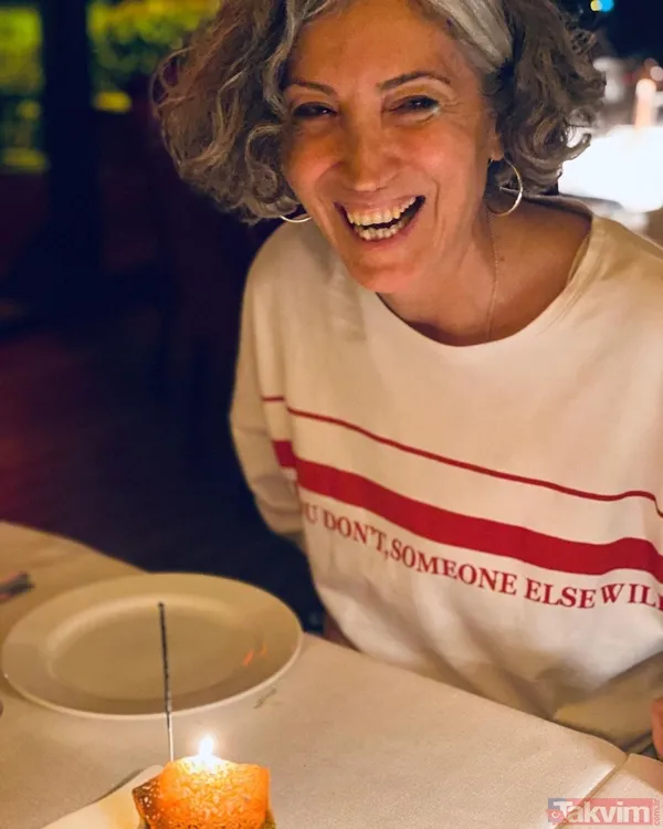 Aile'nin Devin'i Serenay Sarıkaya'nın annesi bir Maşallahınızı alır! Serenay'ın annesi Ümran kızını solladı geçti - 26