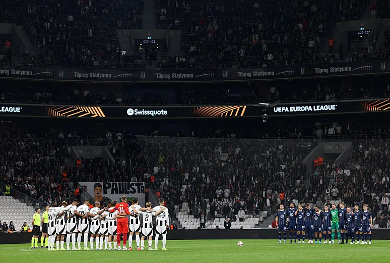 Beşiktaş tribünlerinden İsrail’e tepki!