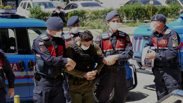 4-yil-once-cinsel-saldiri-sonrasi-basi-tasla-ezilerek-oldurulen-pinar-kaynak-cinayetinde-katil-zanlisi-yakalandi-1620811029060.jpg 4 yıl önce cinsel saldırı sonrası başı taşla ezilerek öldürülen Pınar Kaynak cinayetinde katil zanlısı yakalandı-6