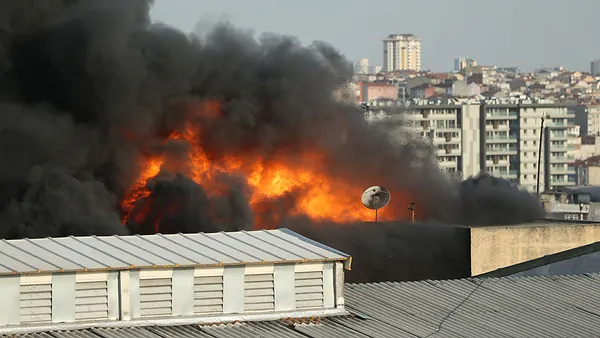 son-dakika-istanbulun-yangin-raporu-alevlerin-en-buyuk-nedenleri-sigara-ve-elektrik-kontagi-1606310406617.jpg SON DAKİKA: İstanbul'un yangın raporu: Alevlerin en büyük nedenleri sigara ve elektrik kontağı-9