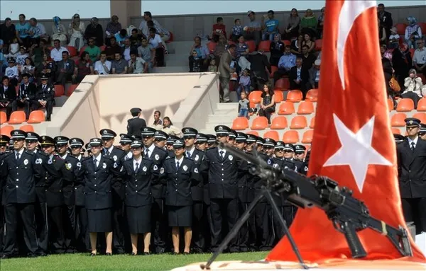 en-az-2500-kisi-alinacak-2021-polis-alimi-pmyo-basvurusu-ne-zaman-baslayacak-lise-mezunlari-da-basvurabilecek-1612271843280.jpg En az 2500 kişi alınacak! 2021 polis alımı PMYO başvurusu ne zaman başlayacak? Lise mezunları da başvurabilecek!-4