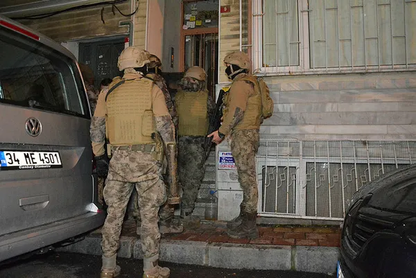 1647580522034.jpg Telefon dolandırıcılarına 9 ilde operasyon! Çete lideri yakalandı-2