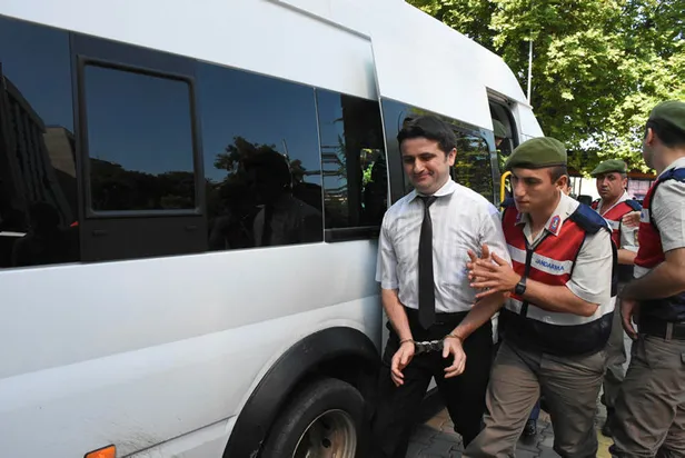 FETÖ'cüler mahkemeye sırıta sırıta geldiler-3