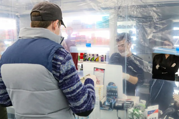 Eczanede koronavirüs önlemi! Maske ve eldiven yetmeyince bunu yaptılar!-2