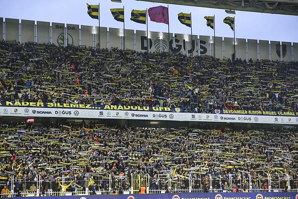 fenerbahce-galatasaray-derbisiyle-kasayi-da-dolduracak-milyonluk-mac-1649590442159.jpg Fenerbahçe Galatasaray derbisiyle kasayı da dolduracak! Milyonluk maç-2