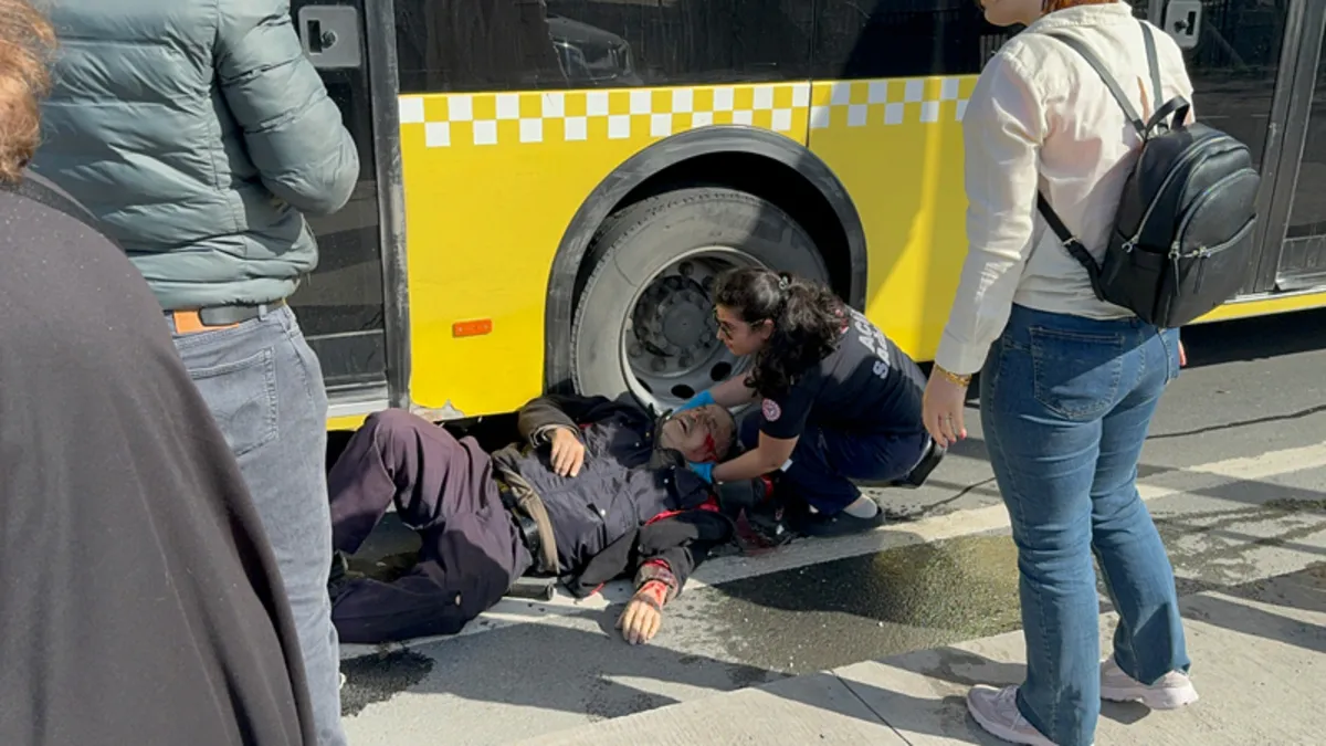 Fatih'te İETT motosiklete çarptı: 1 yaralı