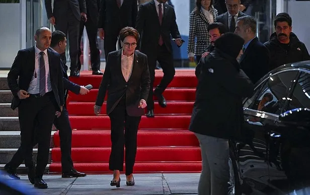 chp-yandasi-merdan-yanardag-meral-aksenerin-kurmayini-topa-tuttu-oturdugunuz-yerden-ahkam-kesiyorsunuz-1677796633775.jpeg CHP yandaşı Merdan Yanardağ, Meral Akşener'in kurmayını topa tuttu: Oturduğunuz yerden ahkam kesiyorsunuz-4