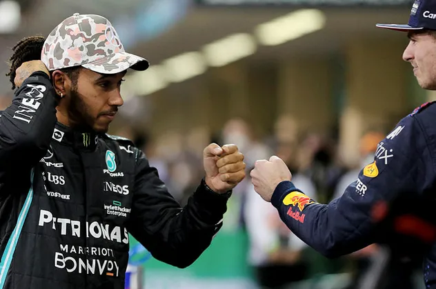 Son dakika: Formula 1'de Max Verstappen dünya şampiyonu oldu! F1'de tarihi yarış! Latifi'nin kazası Hamilton'ı bitirdi