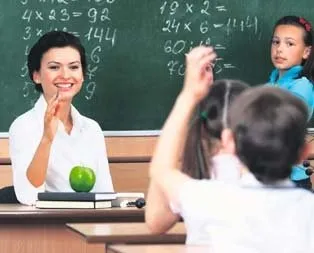 Öğretmene 4 jest