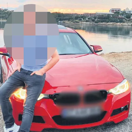 gaziantepte-kan-bagisina-karsilik-spor-ayakkabi-hediye-edilecegini-duyan-vatandaslar-etkinlik-meydanina-akin-e-1652821758239.jpg Gaziantep'te kan bağışına karşılık spor ayakkabı hediye edileceğini duyan vatandaşlar etkinlik meydanına akın etti-10