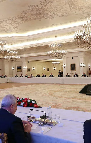 Başkan Erdoğan'ın liderliğinde yapılan Koronavirüsle Mücadele Eşgüdüm Toplantısı öncesi dikkat çeken görüntü