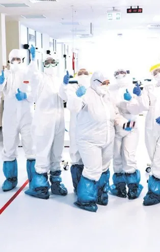 Anneler Günü’nü evlatlarından uzak geçiren fedakar sağlık çalışanları: Çocuklarımıza anlatacağımız kahramanlık hikayemiz var