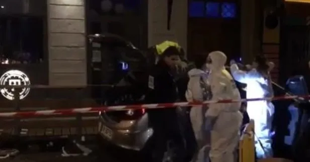 Fransa'da alarm: Araç kalabalığın arasına daldı