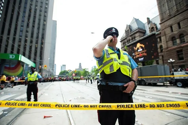 SON DAKİKA: Kanada Toronto'da silah sesleri