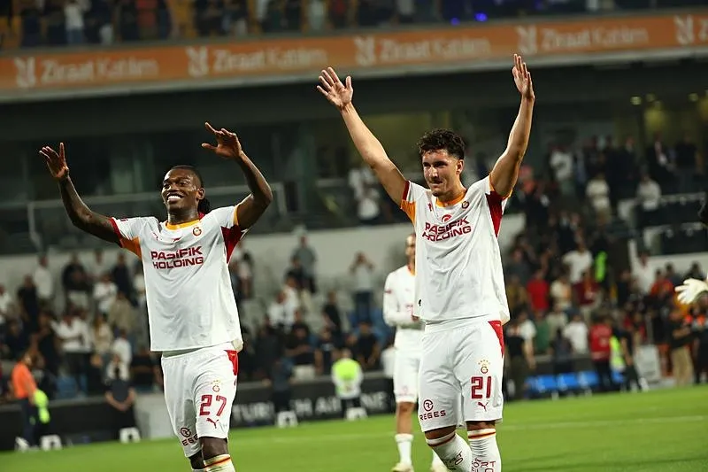 galatasaraydan-montellaya-deniz-gul-mesaji-aslandan-mesaj-var-gozler-montellada-1789459884367.jpeg Galatasaray'dan Montella'ya Deniz Gül mesajı!-5