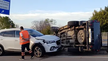 Tekirdağ’da içinde 4 yaşındaki çocuk bulunan otomobili kaçıran şüpheli, yayaya ve iki araca çarpıp yakalandı