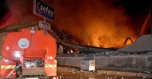 Kayseri’de fabrikada yangın çıktı! Çok sayıda itfaiye ekibi olaya müdahale ediyor