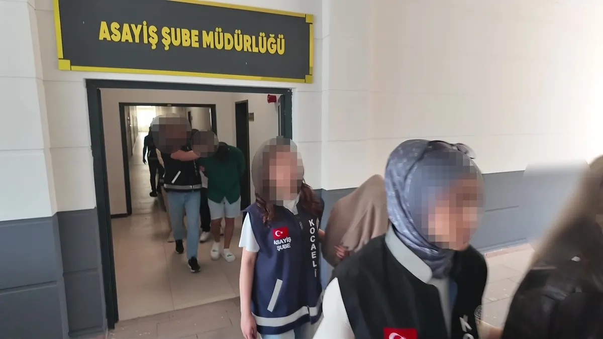 1782512439880.jpeg Kocaeli merkezli fuhuş operasyonu: 14 tutuklama, 18 kadın kurtarıldı-4