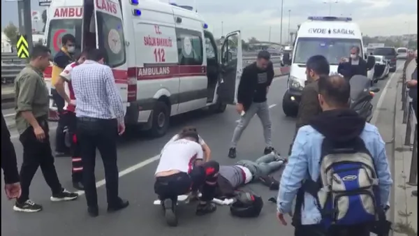 istanbul-fatihte-dehset-kaza-bariyer-halatlari-motosikletlinin-sonu-oldu-1634039315738.jpg İstanbul Fatih'te dehşet kaza! Bariyer halatları motosikletlinin sonu oldu-2