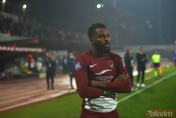 Süper Lig'i sallayan golcü Galatasaray yolunda! İşte Aaron Boupendza için yapılan teklif... - 7