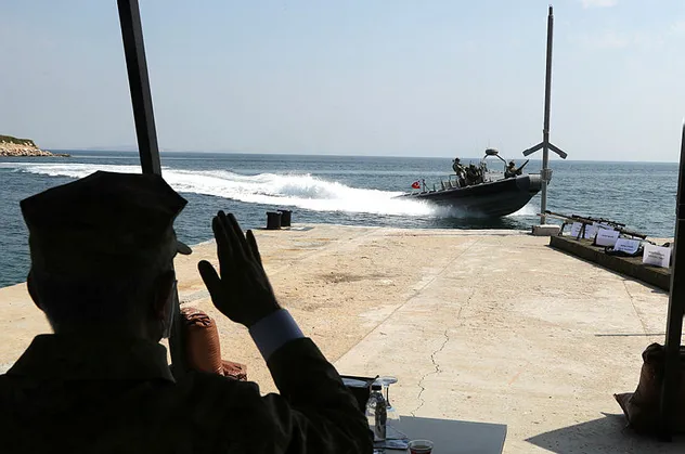 Son dakika: Bakan Akar ve kuvvet komutanları sıcak bölgede