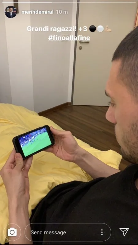 Merih Demiral, Juventus'un Parma ile oynadığı maçı internetten izledi-1