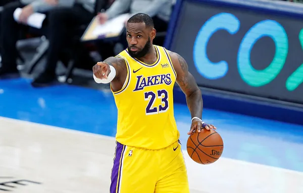 lebron-james-nba-tarihine-gecti-30-bin-sayi-10-bin-ribauntla-ilke-imza-atti-1647244120938.jpg LeBron James NBA tarihine geçti! 30 bin sayı, 10 bin ribauntla ilke imza attı-5