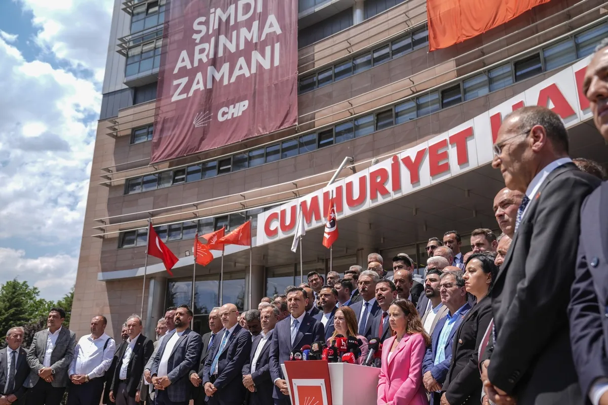 Kılıçdaroğlu cephesi olağan kurultay için tarih verdi! CHP'de Özgür Özel'in topladığı imzalar boşa çıkaran hamle-2