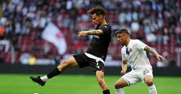 TFF 3. Lig Play-off Final maçında Elazığspor, 52 Orduspor'u 3-0 mağlup ederek TFF 2. Lig'e yükseldi