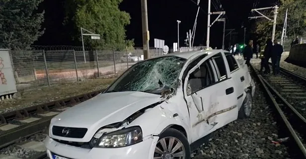 Kırklareli'nde korku dolu anlar! Trenle otomobil çarpıştı