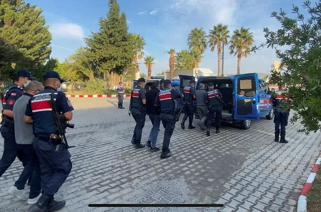 İzmir'de 86 düzensiz göçmen yakalandı