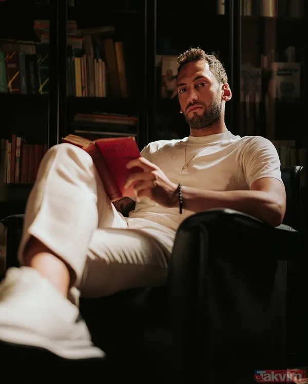 Ünlü Çift Son Olarak Çalhanoğlu'nun Sosyal Medyada Hızla Yayılan O Sözleriyle Gündeme Oturdu. 9 Yıldır Evli Olan Yıldız Futbolcu, Mutluluğun Sırrını Açıkladı.