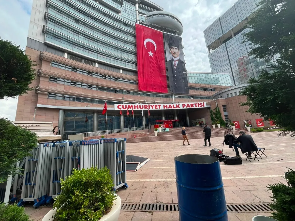 icisleri-bakani-mustafa-ciftciden-tahliye-aciklamasi-talep-chp-yonetiminden-geldi-1779790608281.jpeg İçişleri Bakanı Mustafa Çiftçi'den "tahliye" açıklaması: Talep CHP yönetiminden geldi-4