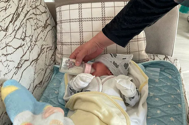 SON DAKİKA! 13 günlük bebeğini karınca ilacıyla zehirledi! Sosyal medya paylaşımları dehşete düşürdü