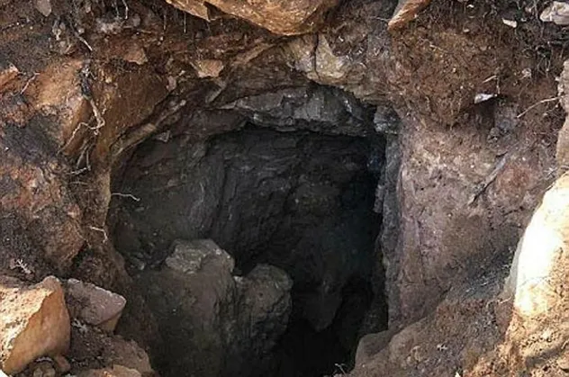 Eskişehir'de define için kazı yapan 8 kişi jandarmanın operasyonuyla suçüstü yakalandı