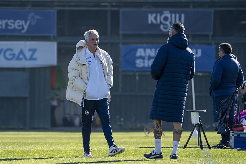 Mourinho'dan Diego Carlos kararı! Rize maçı 11'ini belirledi - 7