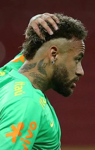 Neymar'a Brezilya Milli Takım kampında şok saldırı!