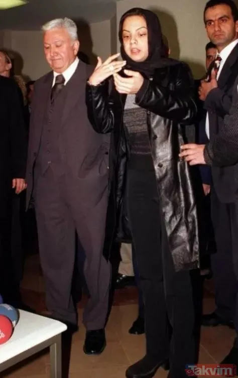 Ebru Gündeş’ten “güzel yürekli” dediği Armağan Çağlayan’a tam destek! Sarıp sarmalayıp paylaştı: “Yıllardır beyninde 3 tane klipsle...” - 19