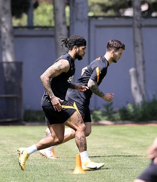 besiktas-teknik-direktoru-onder-karaveli-antalya-kampinda-onemli-aciklamalar-yapti-1643579779289.jpeg Beşiktaş Teknik Direktörü Önder Karaveli, Antalya kampında önemli açıklamalar yaptı-5