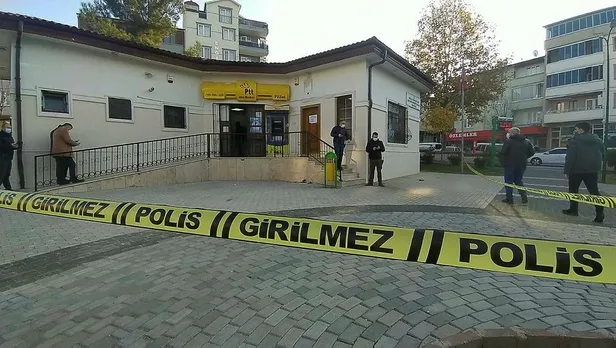 SON DAKİKA: Bursa'da soygun: Maskeli ve silahlı iki kişi PTT'den 8 bin liralık soygun yaptı-1