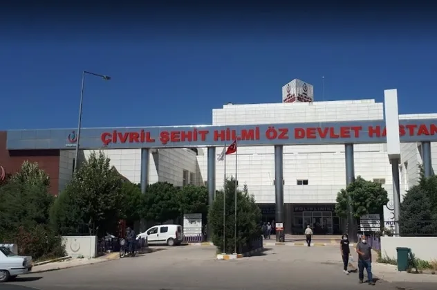 İki çocuk annesini eski sevgilisi defalarca bıçakladı